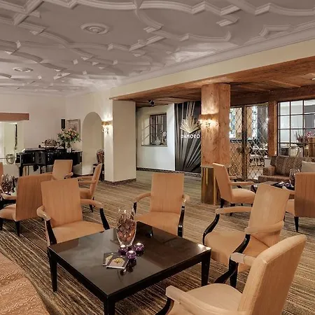 Morosani Schweizerhof Hotel 4*