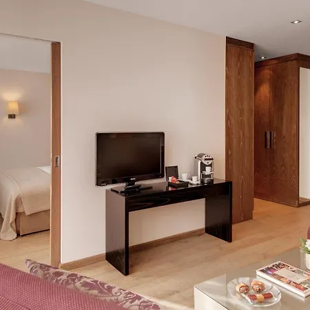 Morosani Schweizerhof Otel 4*