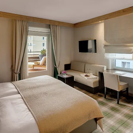 Hotel Morosani Schweizerhof 4*