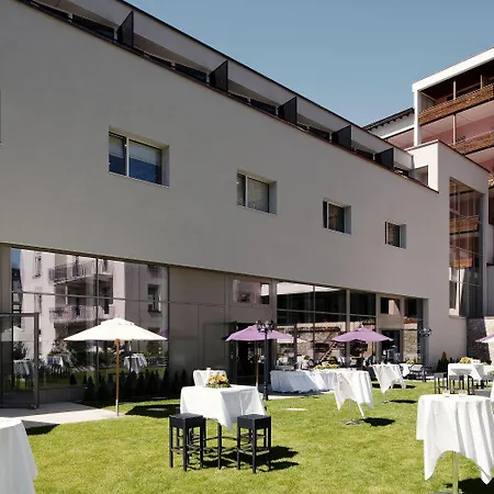 Morosani Schweizerhof 4* Ostrava