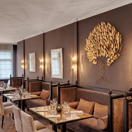 Отель Morosani Schweizerhof 4*