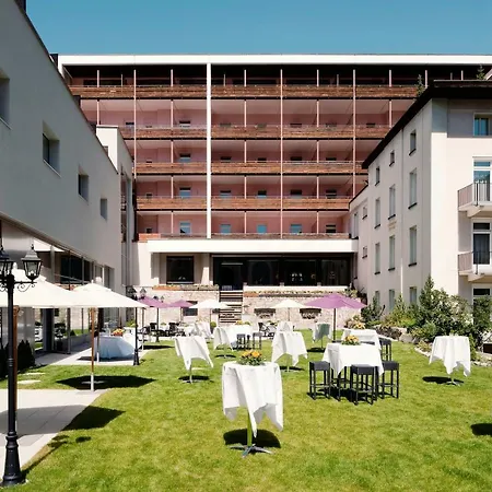 Morosani Schweizerhof Hotel 4*