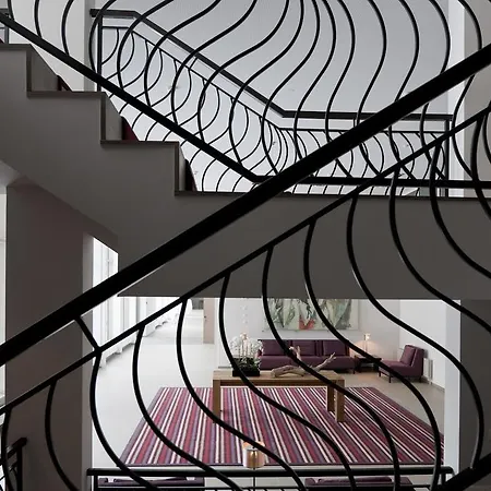 Hotel Morosani Schweizerhof 4*