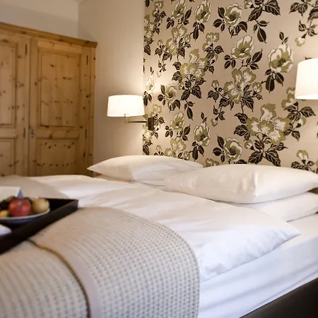 Morosani Schweizerhof Otel 4*